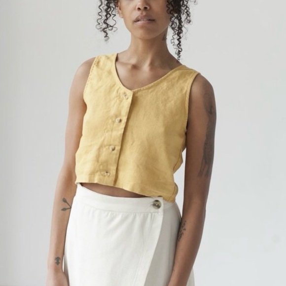 Me and arrow yellow button down tank - Picture 3 of 8